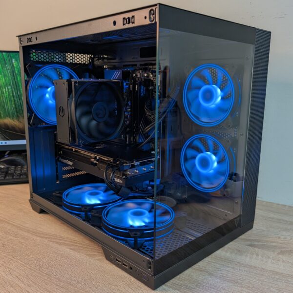 Komputer RX 7800XT / Ryzen 7 7700 / 32GB RAM / 1TB M.2 / VOLCANO PANORAMA MIDI