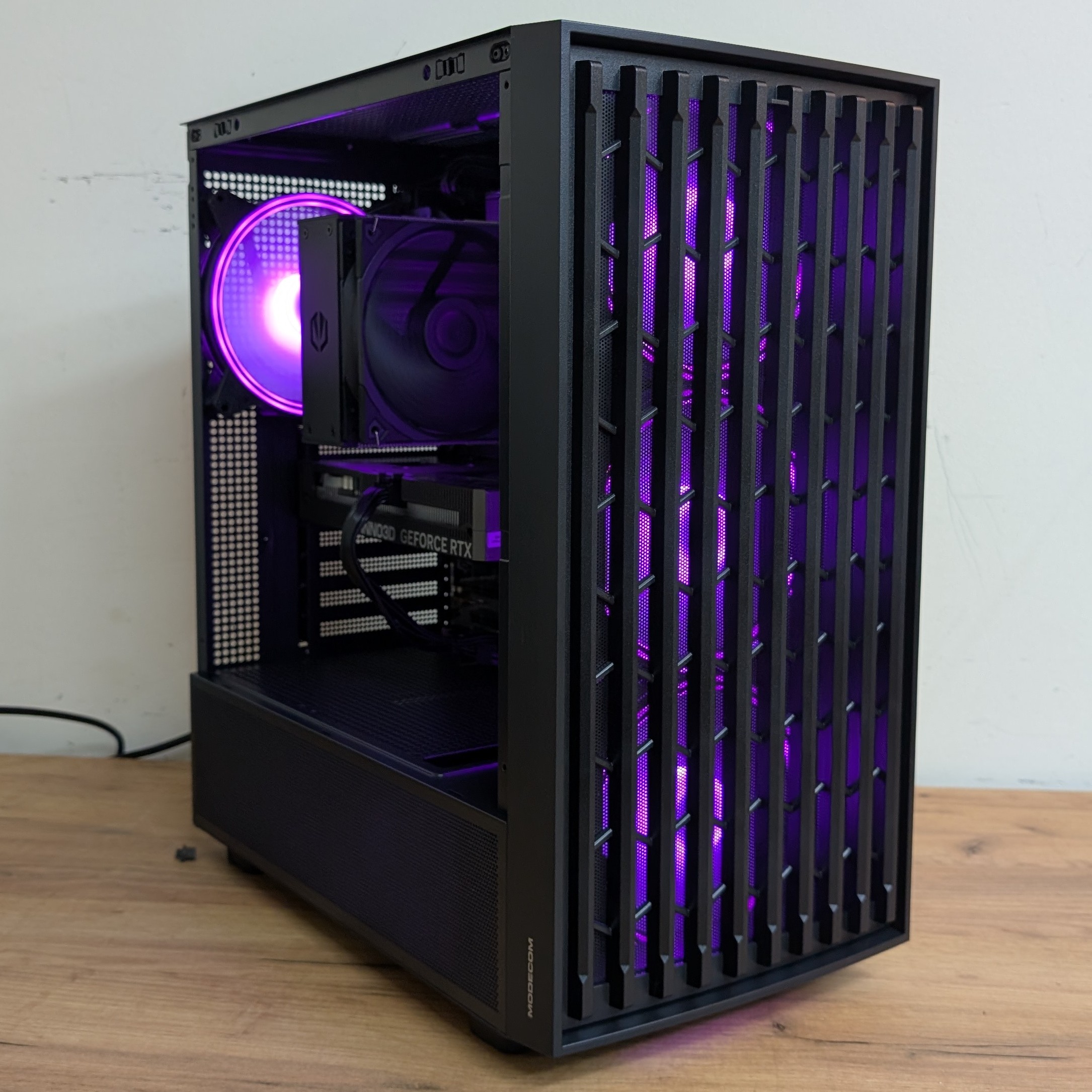 Komputer RTX 5060Ti 16GB / Ryzen 7700 / 16GB RAM DDR5 / 1TB M.2 Volcano Breeze