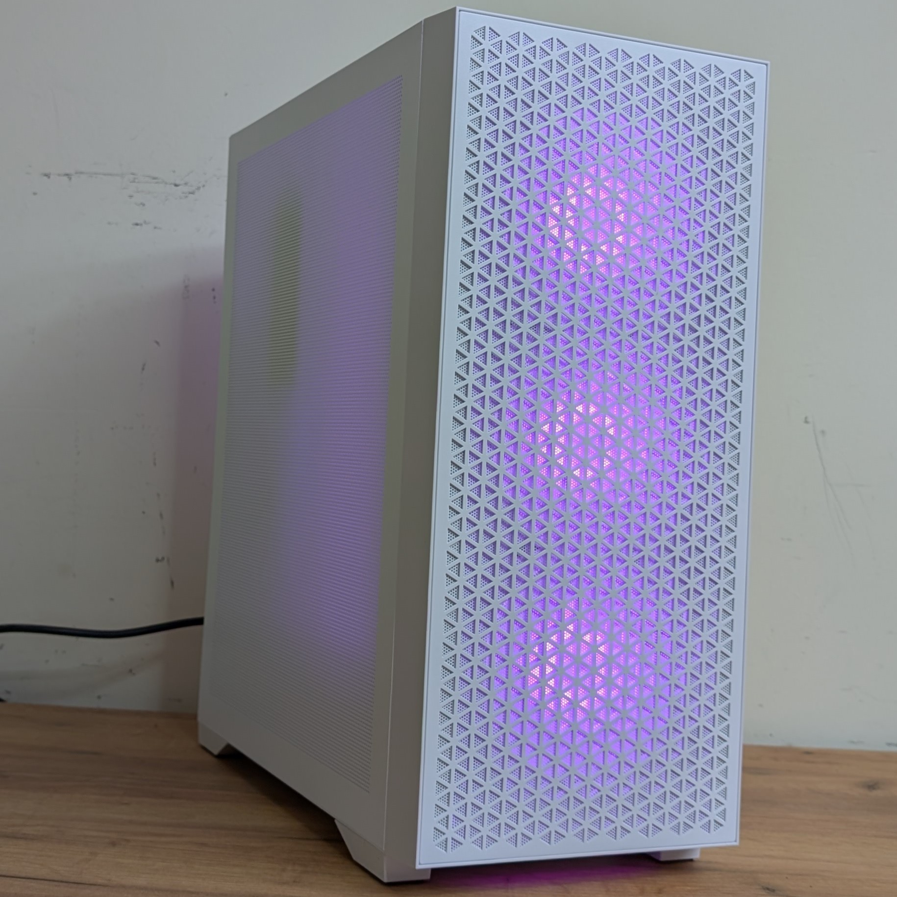 Komputer RTX 5060 / RYZEN 7500F / 16GB RAM DDR5 / 1TB M.2 / Logic Dart Pro Midi ARGB WHITE (NOWOŚĆ) - obrazek 3