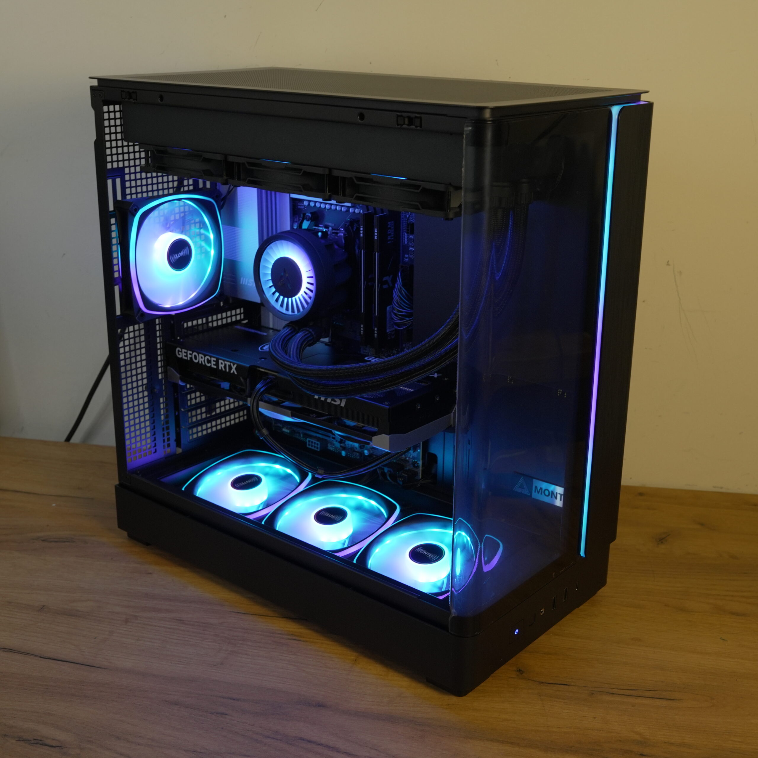 Komputer RTX 5070Ti / Ryzen 7 7700 / 32GB RAM / 1TB M.2 / Arctic LF III PRO 360 ARGB / Montech King 45 PRO - obrazek 9