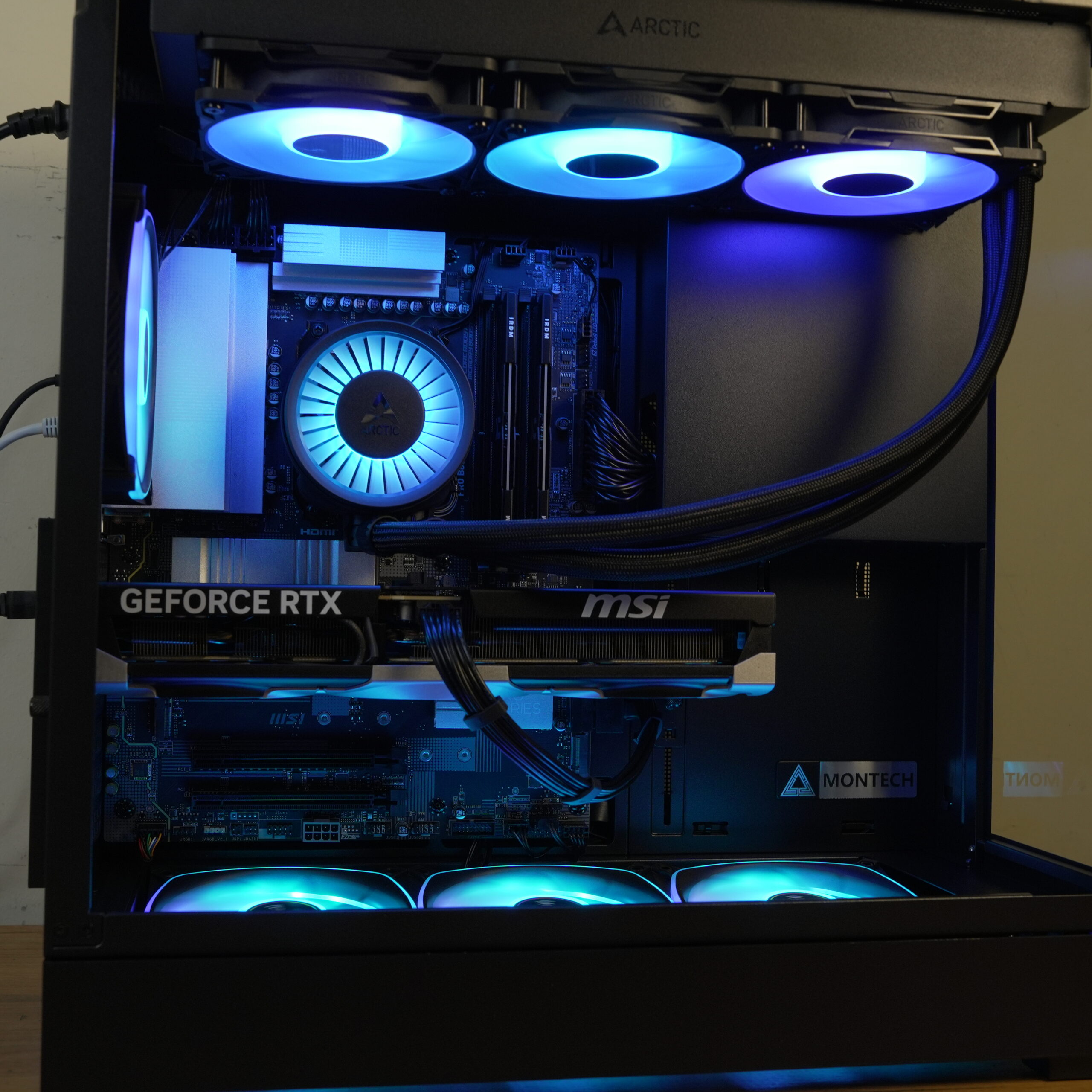 Komputer RTX 5070Ti / Ryzen 7 7700 / 32GB RAM / 1TB M.2 / Arctic LF III PRO 360 ARGB / Montech King 45 PRO - obrazek 2