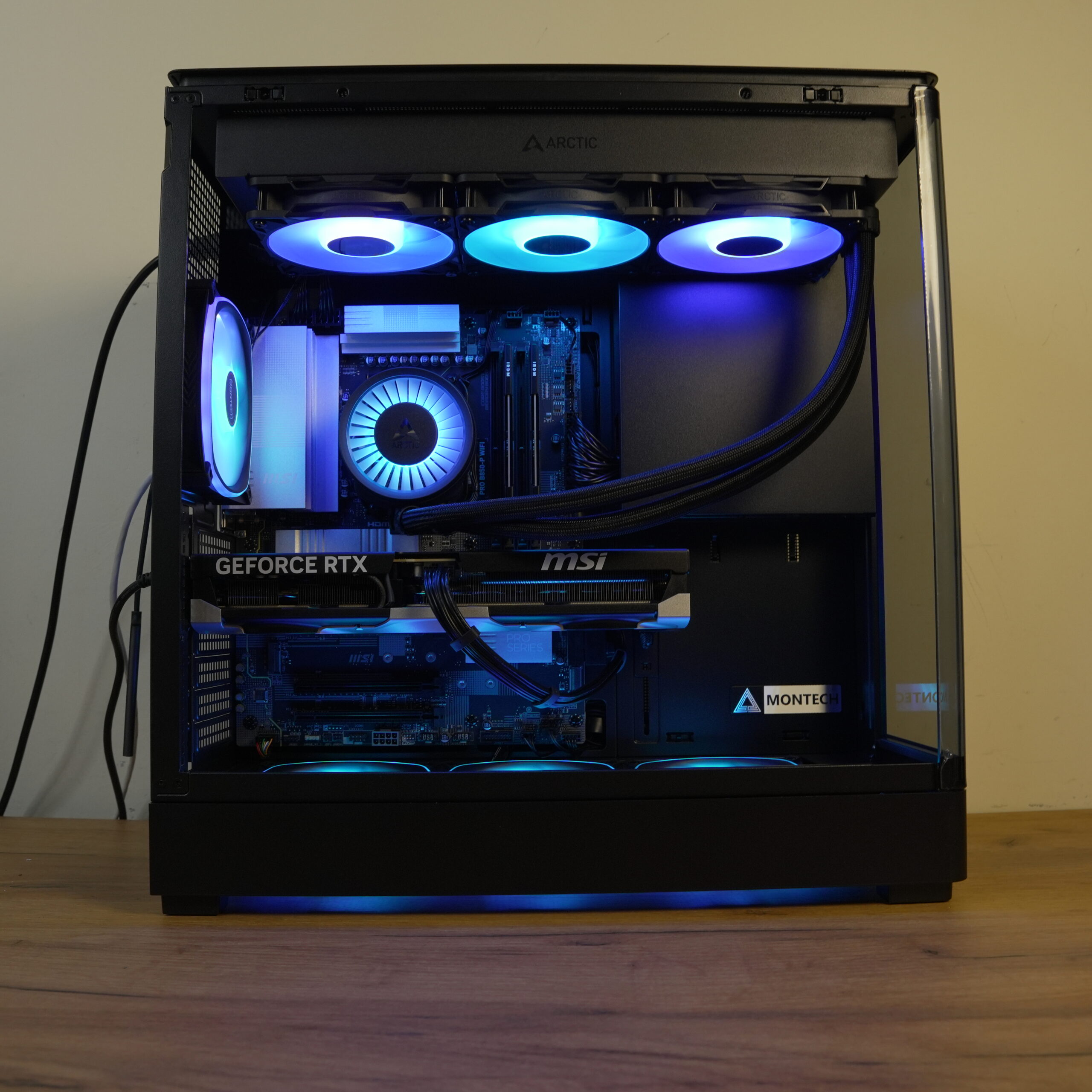 Komputer RTX 5070Ti / Ryzen 7 7700 / 32GB RAM / 1TB M.2 / Arctic LF III PRO 360 ARGB / Montech King 45 PRO - obrazek 3