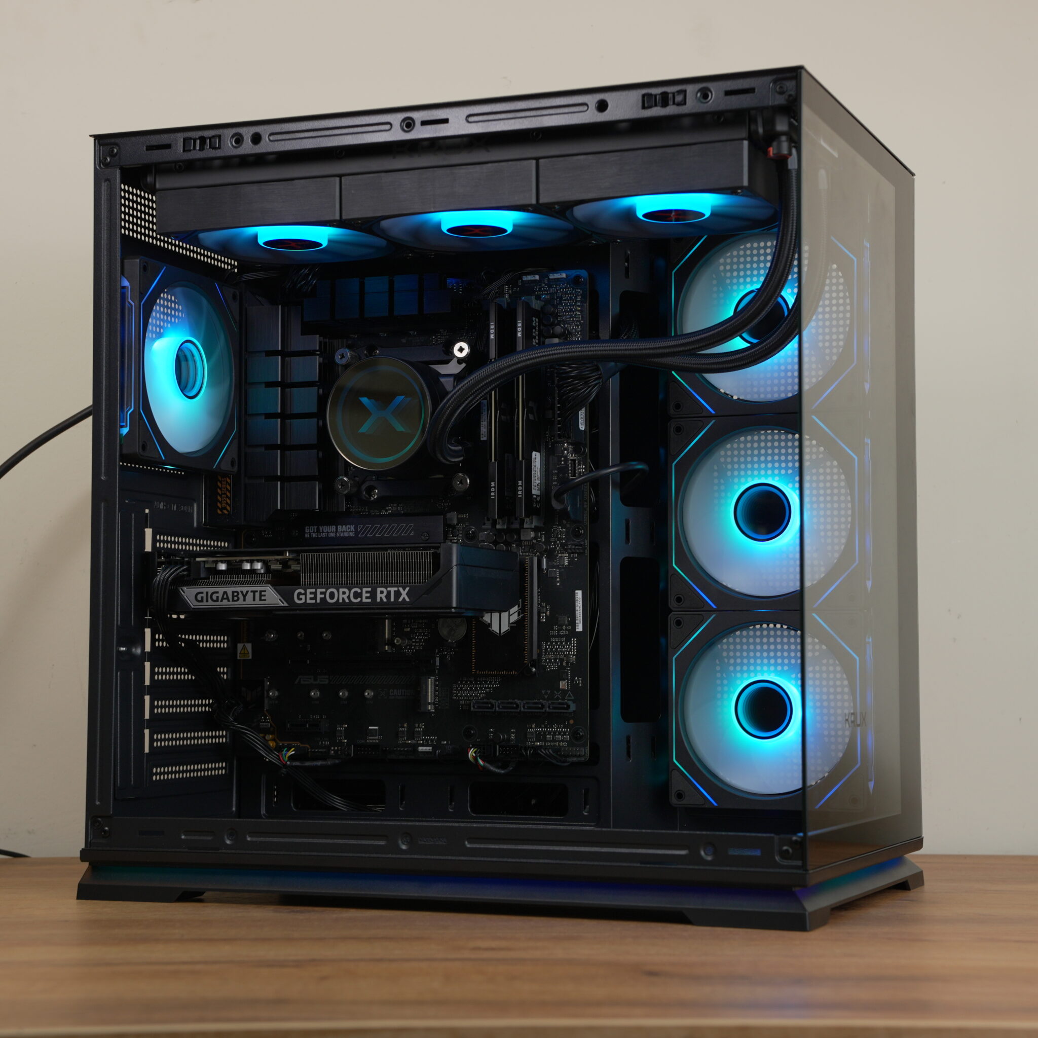 Krux Rapton Komputer RTX 5060 / Ryzen 8400F / RAM DDR5 / 1TB M.2 / Krux HydroX 360 ...